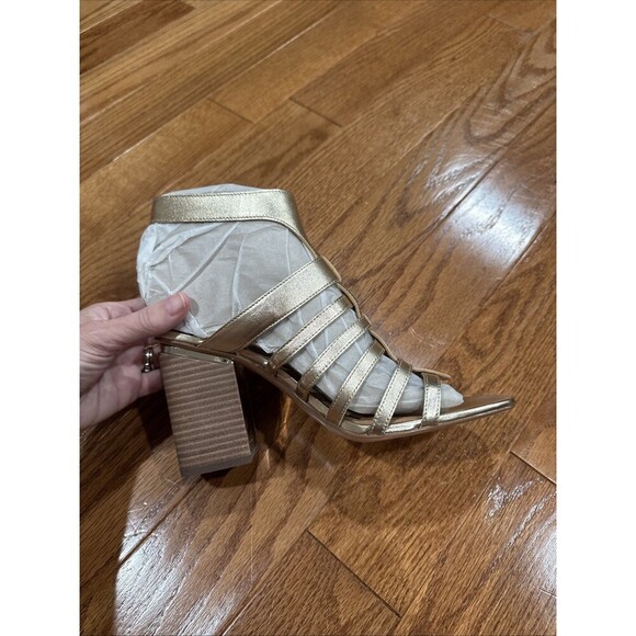 Vince Camuto Hicheny Cage Sandals Women's Size 9.5 Metallic Gold Gladiator NEW - Picture 3 of 9